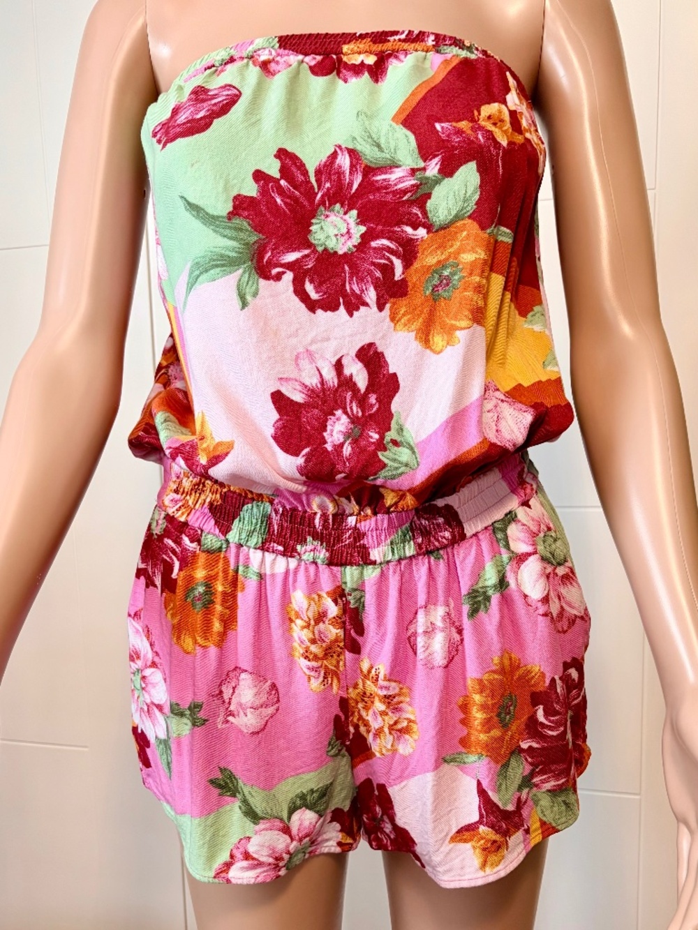 Aritzia Floral Strapless Short Romper  🌸